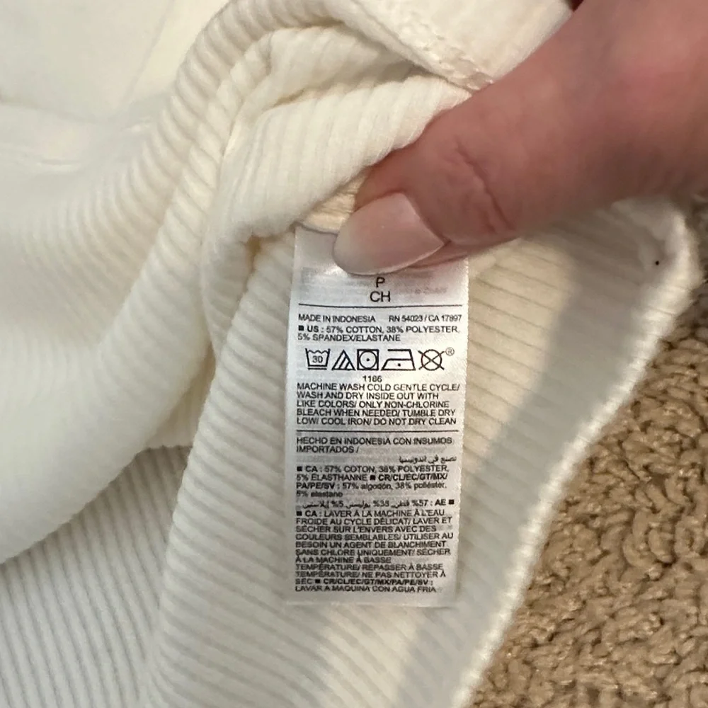 NWT S Old Navy Ivory Turtleneck Top - Picture 4 of 4